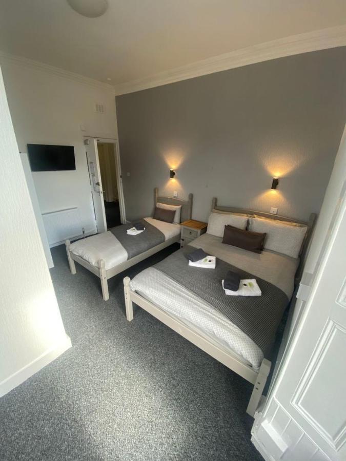 The Windsor Hotel And Bar Kirkcaldy Buitenkant foto
